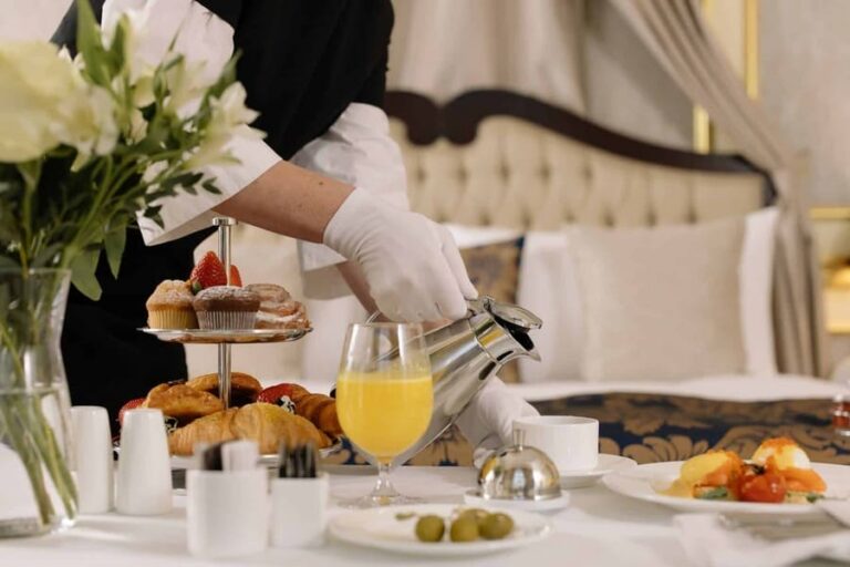 Common luxury hotel loyalty mistakes: A strategic audit of status and rewards.