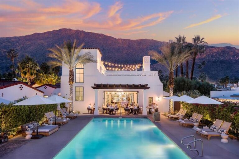 Top desert luxury hotels in america: A strategic operational audit.
